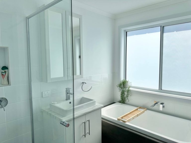 PickettsofRobe-Bathroom.jpg